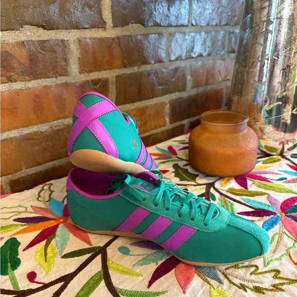 adidas TOKYO Women’s Green and Pink Classic Slim-Profile Sneakers - Picture 6 of 7